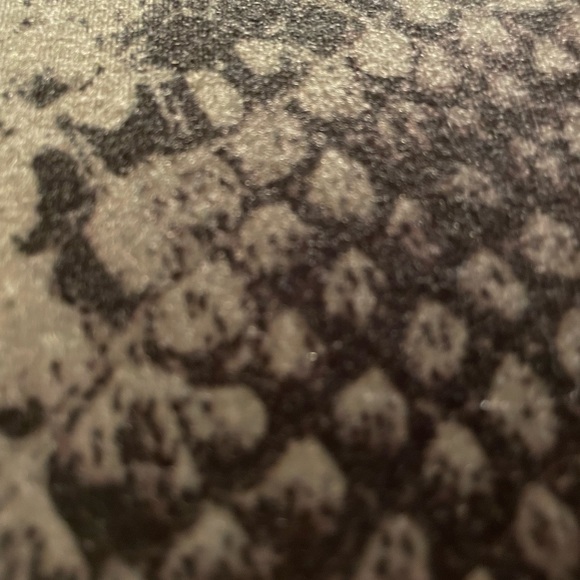 Bar link Zipper sweatshirt. Snake 🐍 print with Zebra 🦓 stripes. - Picture 7 of 11